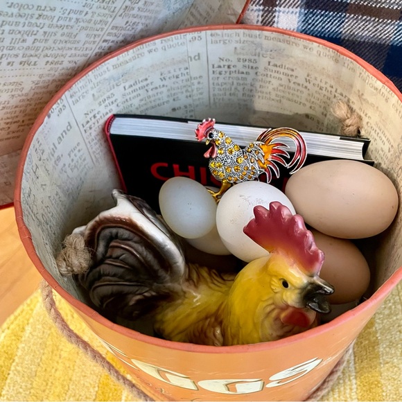 Vintage Other - Chick-N-Eggs Mystery-ish Box